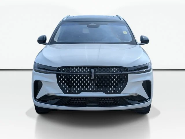 Used 2024 White Lincoln Reserve image 2