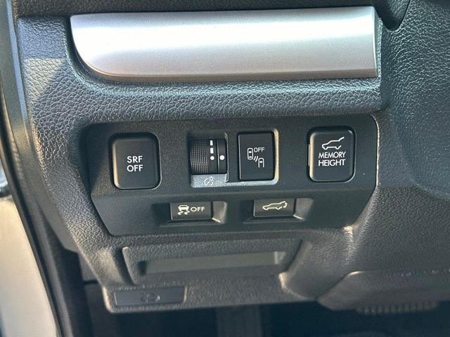 Used 2018 Ice Silver Metallic Subaru 2.5i Premium image 14