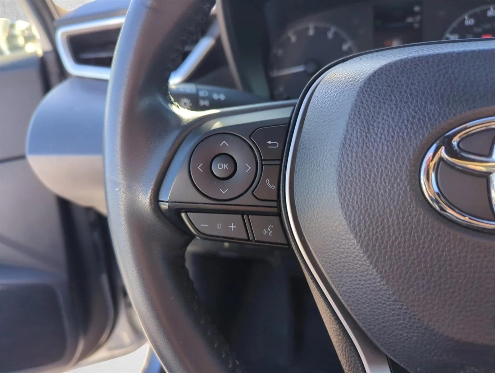 Used 2024 Classic Silver Metallic Toyota SE image 17