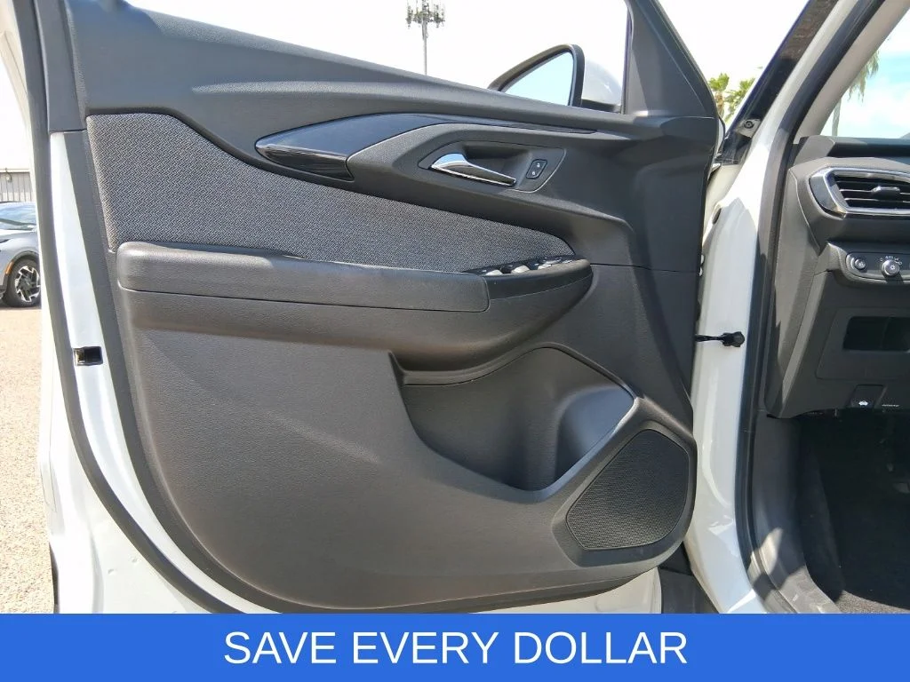 Used 2023 White Chevrolet LT image 7