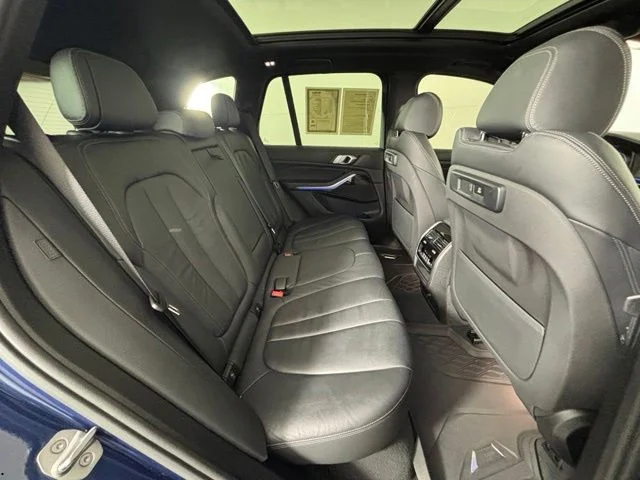 Used 2019 Blue BMW xDrive40i image 40