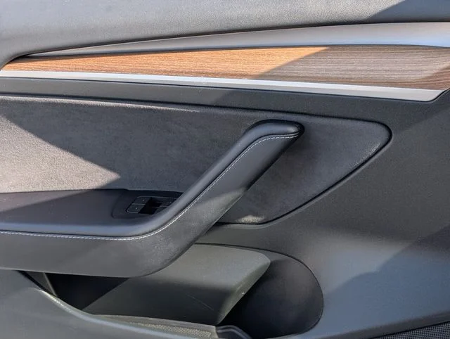 Used 2023 Silver Tesla Base image 23