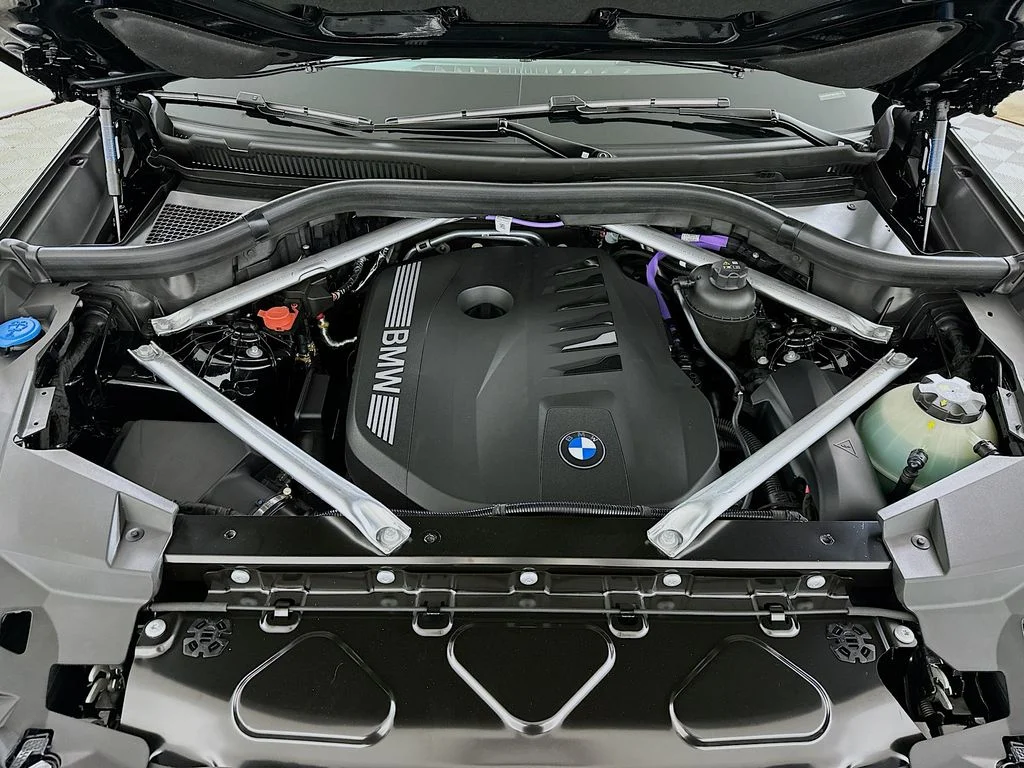 New 2026 Black Sapphire Metallic BMW xDrive40i image 29