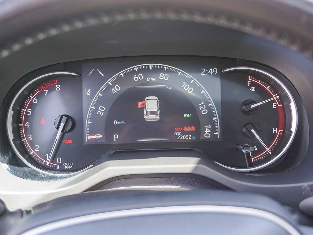 Used 2023  Toyota XLE Premium image 21