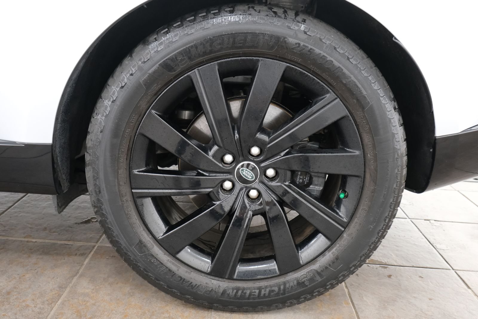 Used 2023 Silver Land Rover SE image 35