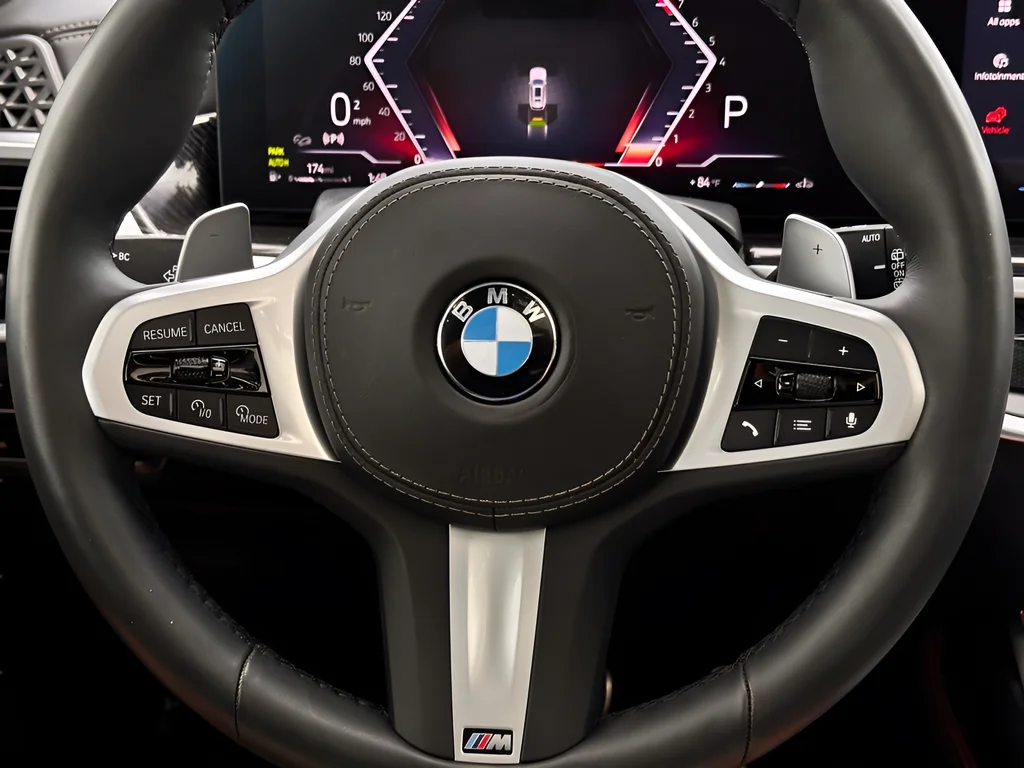 Used 2025 White BMW xDrive40i image 15