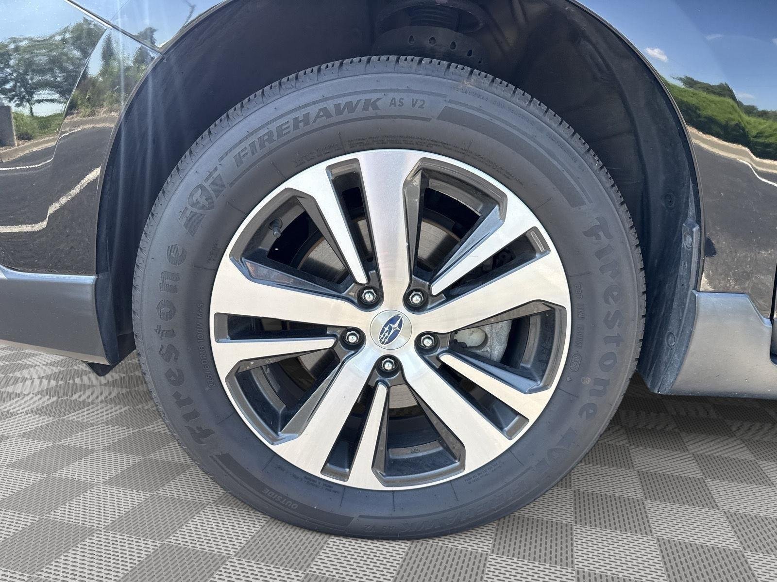 Used 2018 Crystal Black Silica Subaru Limited image 7