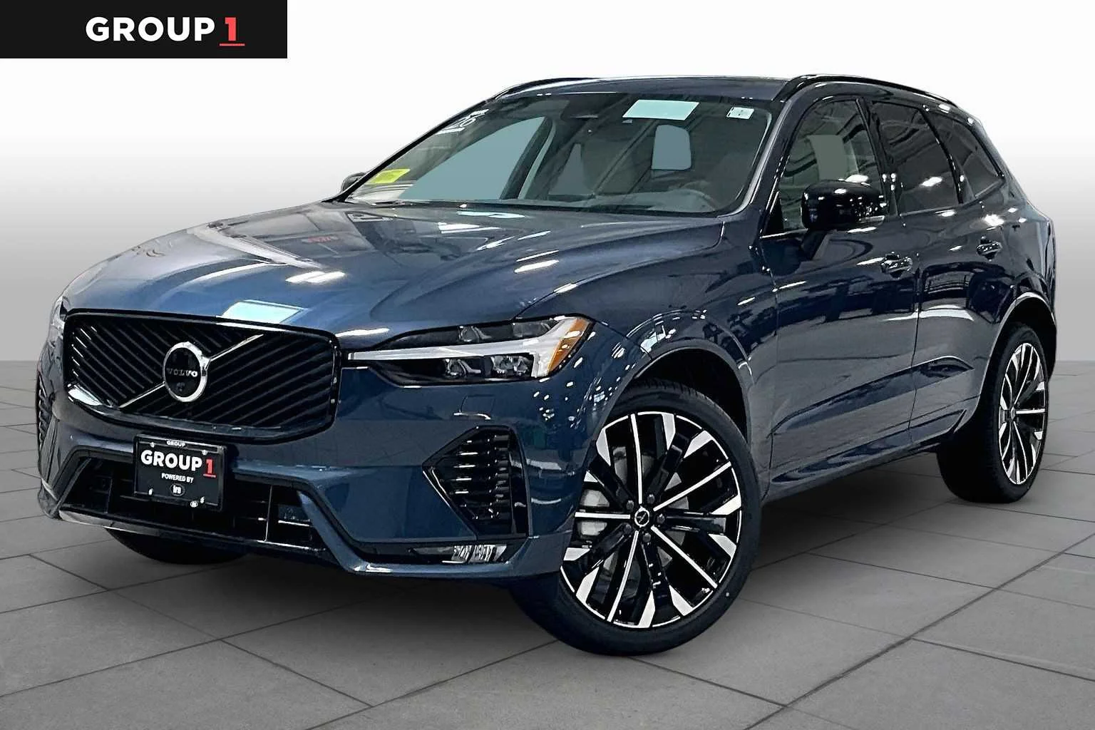 2026 Volvo XC60 B5 Ultra Dark AWD's photo