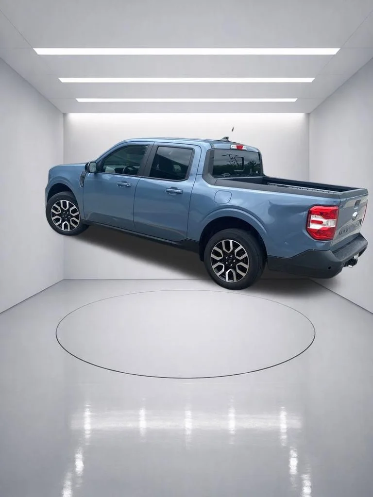 Used 2024 Azure Gray Metallic Tri-Coat Ford Lariat image 9