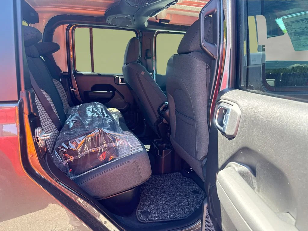 New 2026 Granite Crystal Metallic Clear-Coat Exterior Paint Jeep 85th Anniversary Edition image 11