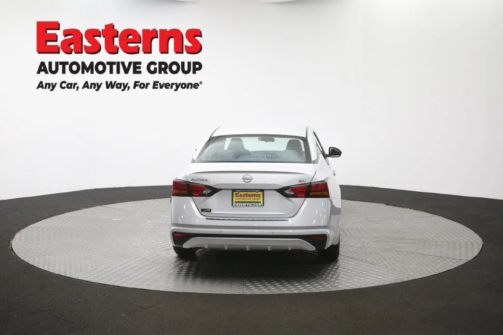 Used 2023 Silver Nissan 2.5 SV image 37