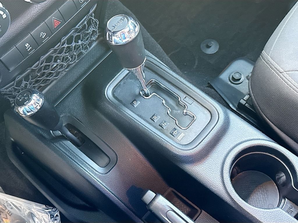Used 2018 Bright White Clearcoat Jeep Sahara image 14