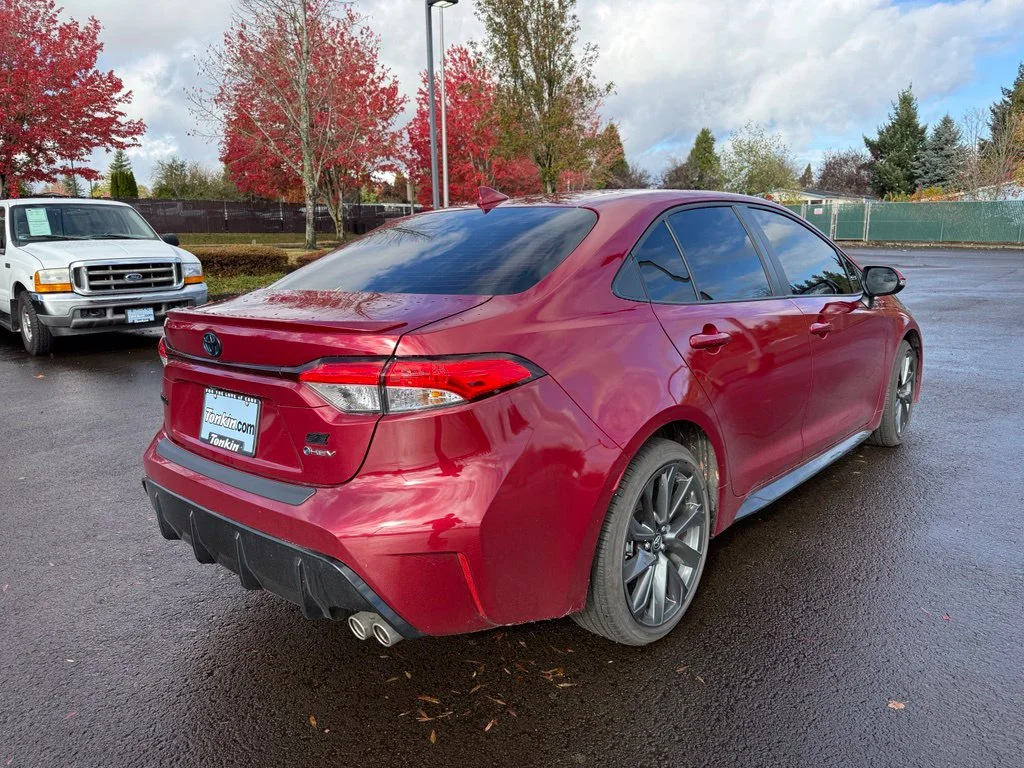 Used 2025 Ruby Flare Pearl Toyota SE image 7
