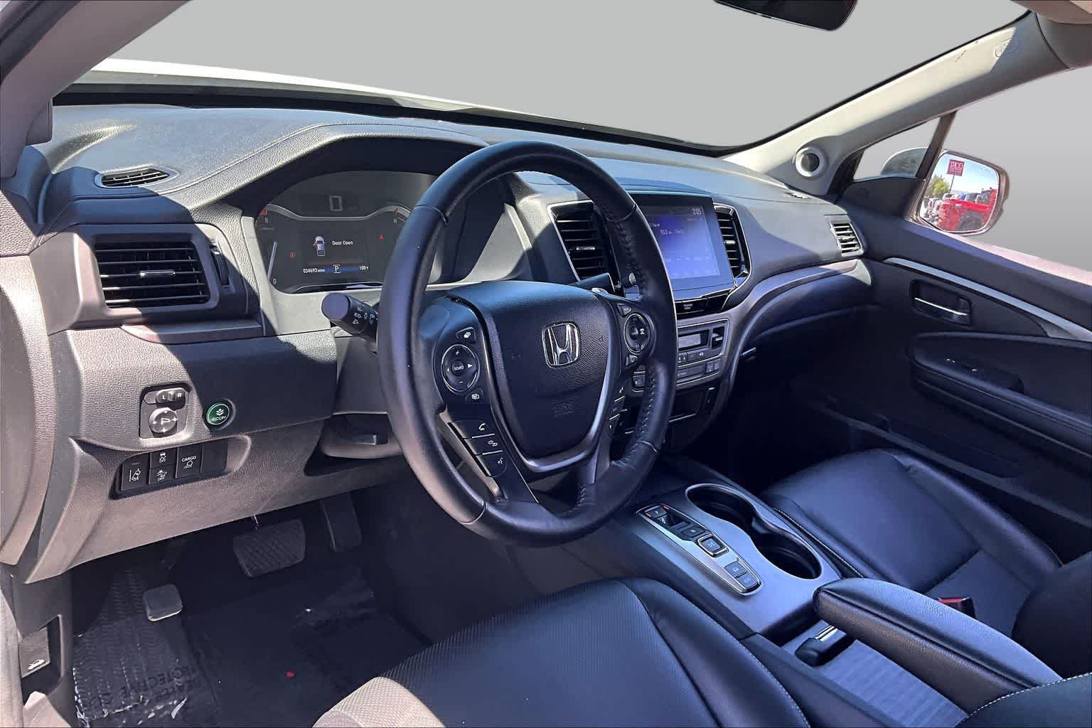 Used 2023 Platinum White Pearl Honda RTL image 15