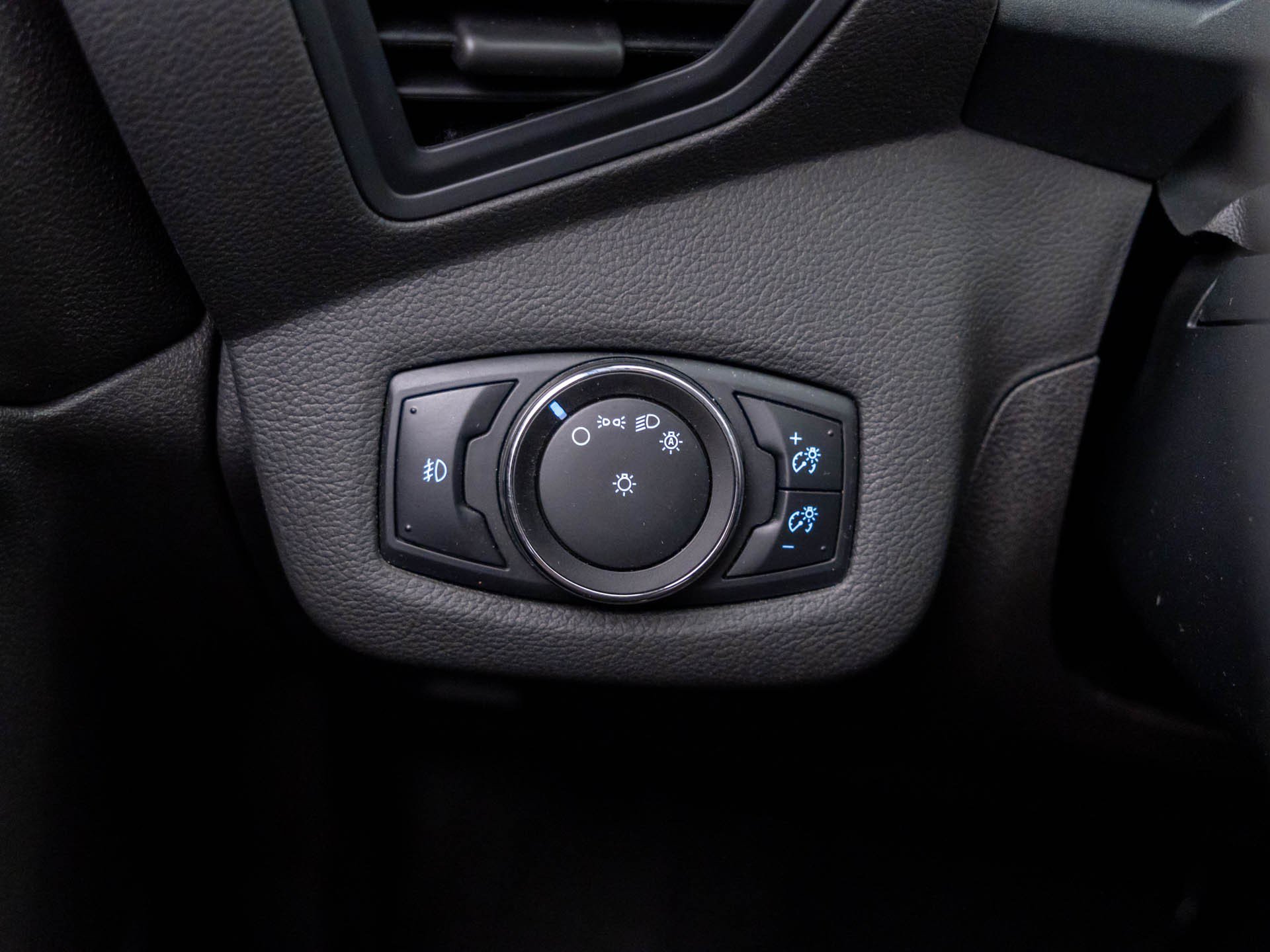 Used 2014 Red Ford SE image 23