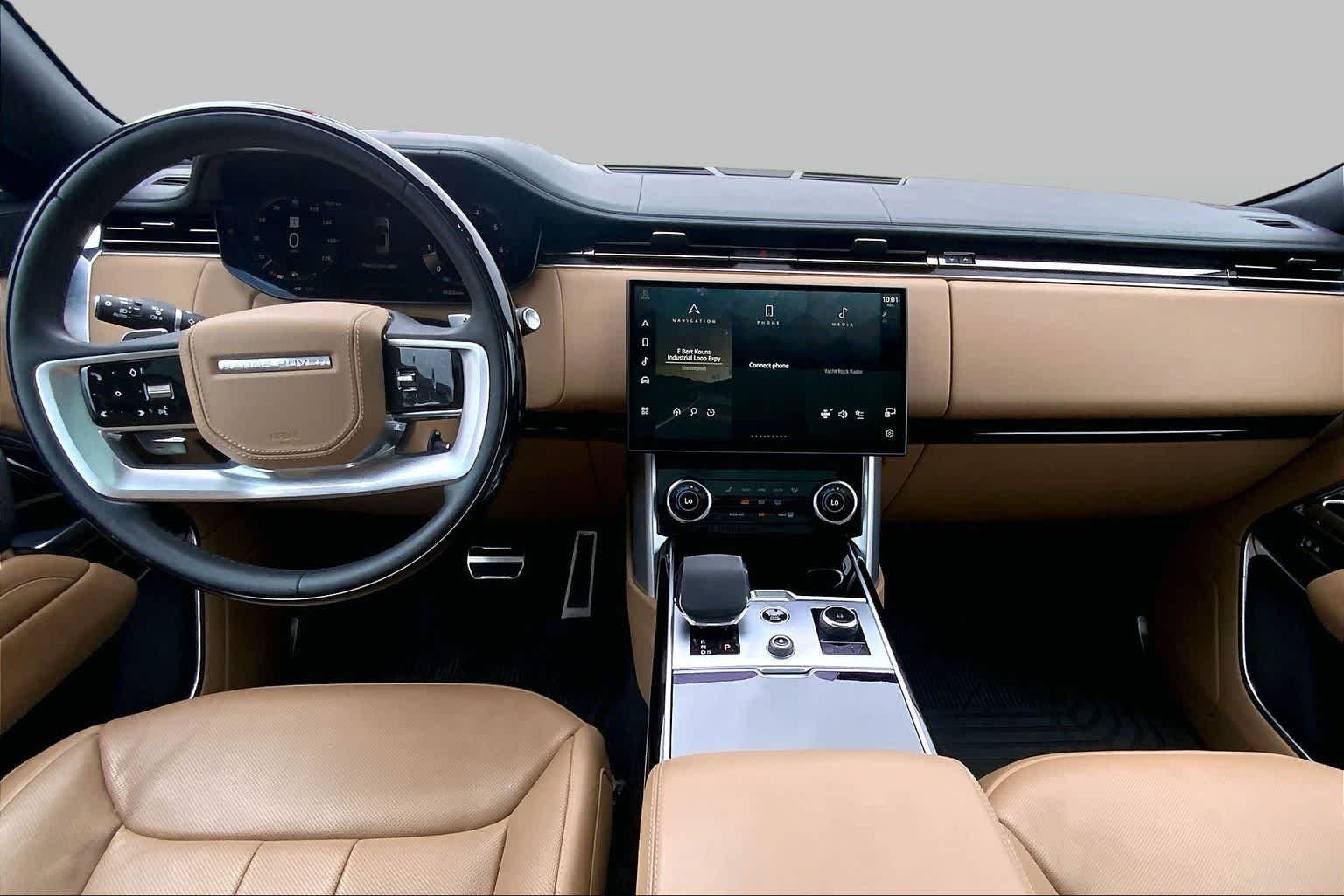 Used 2023 Eiger Grey Metallic Land Rover SE image 14