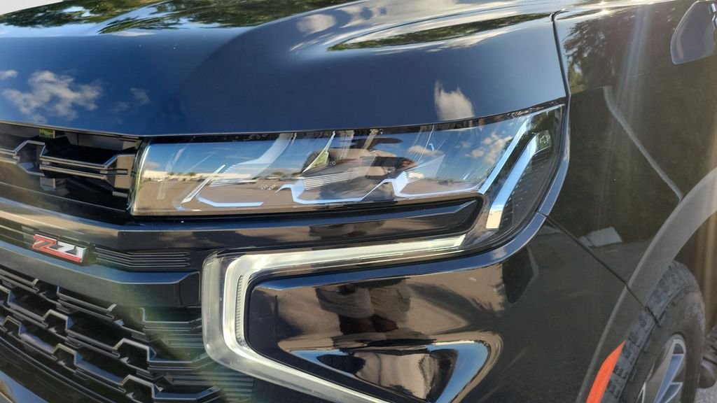Used 2023 Black Chevrolet Z71 image 25