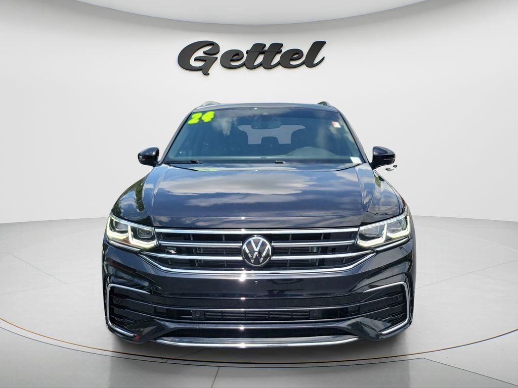 Used 2024 Black Volkswagen 2.0T SEL R-Line image 2