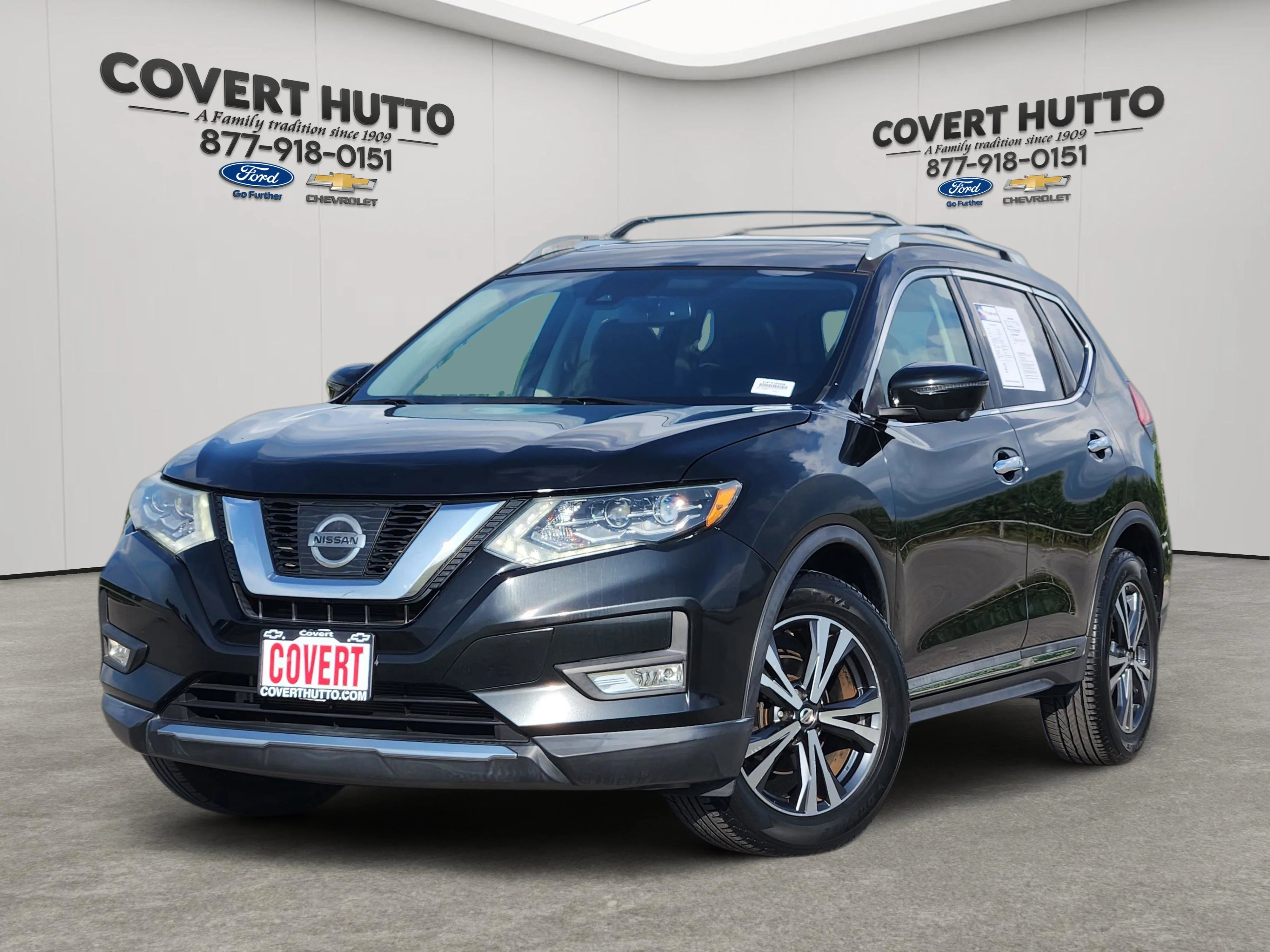 Used 2017 Magnetic Black Nissan SL image 1