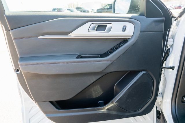 Used 2025 White Metallic Ford Active image 19
