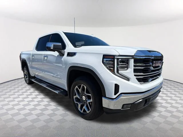 Used 2025 Summit White GMC SLT image 3