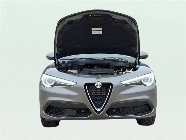 Used 2023  Alfa Romeo Lusso image 22