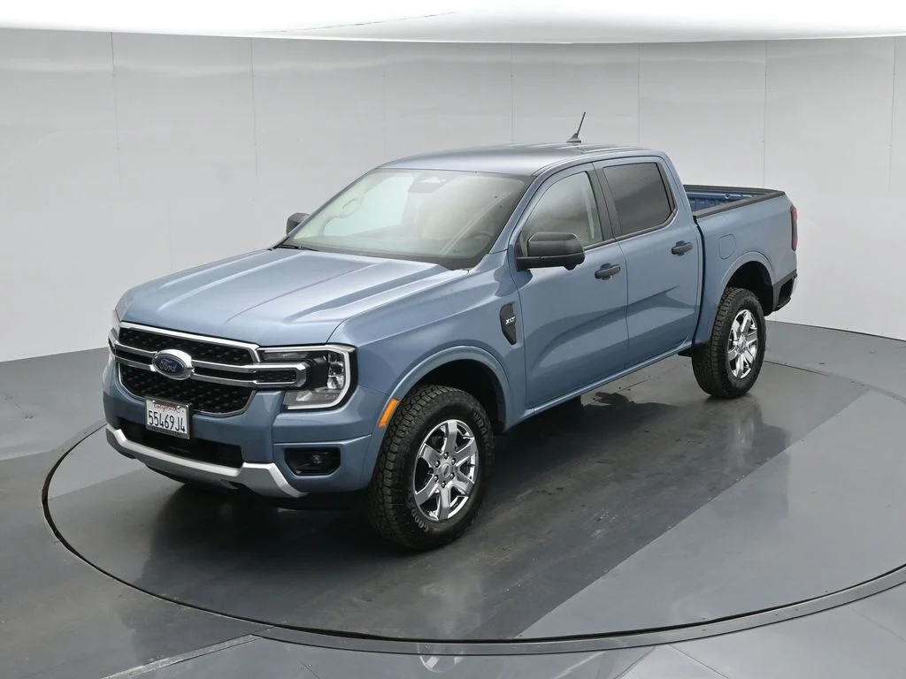Certified Used 2025 Gray Ford XLT image 38