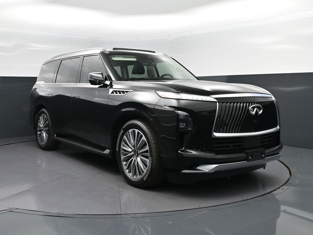 Certified Used 2025 Black INFINITI LUXE image 9