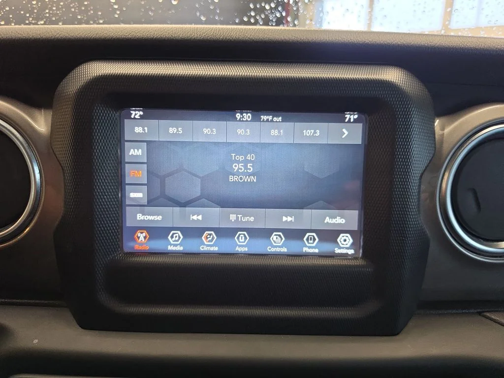 Used 2021 Gray Jeep Unlimited Sahara image 24