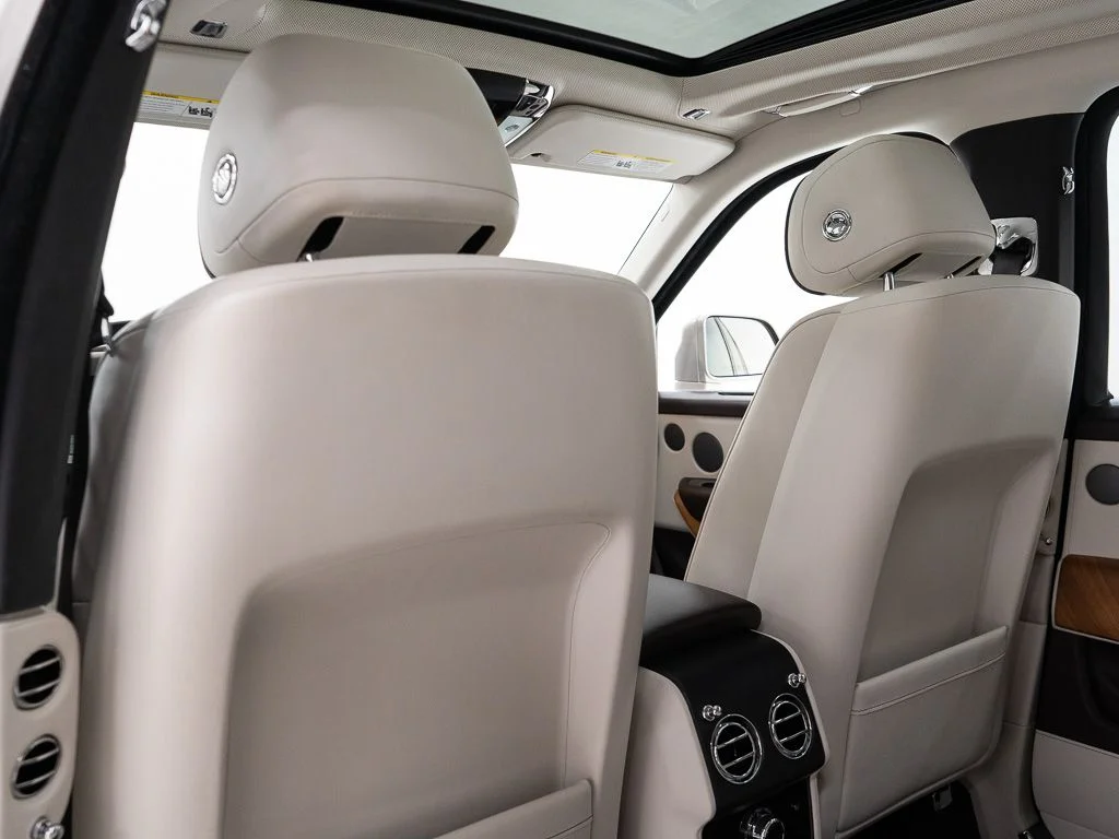 Certified Used 2019 White Sands Rolls-Royce  image 23