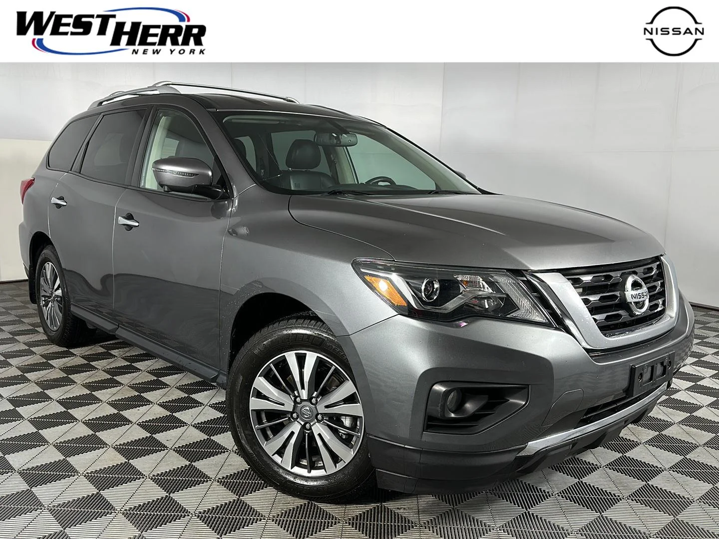 Used 2020 Gun Metallic Nissan SL image 1
