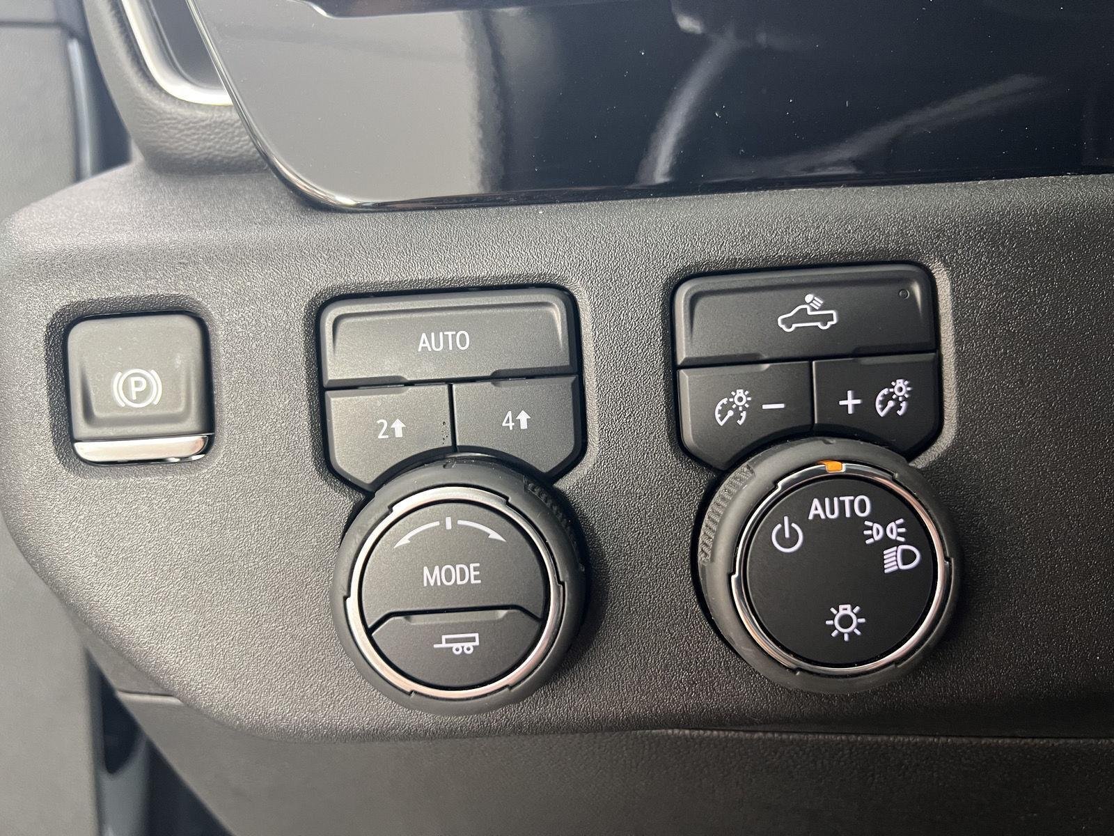 Used 2025 Sterling Gray Metallic Chevrolet LT image 7