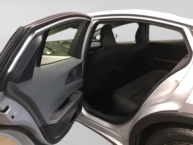 Used 2025  Toyota LE image 10