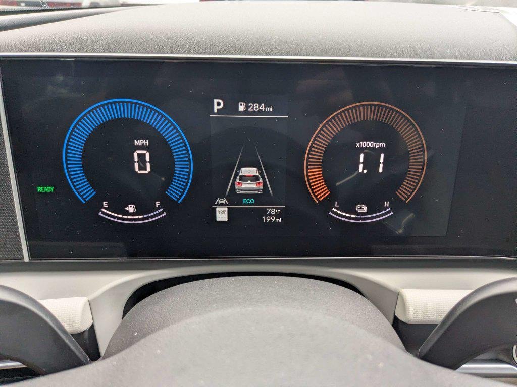New 2026 White Hyundai SEL FWD image 30