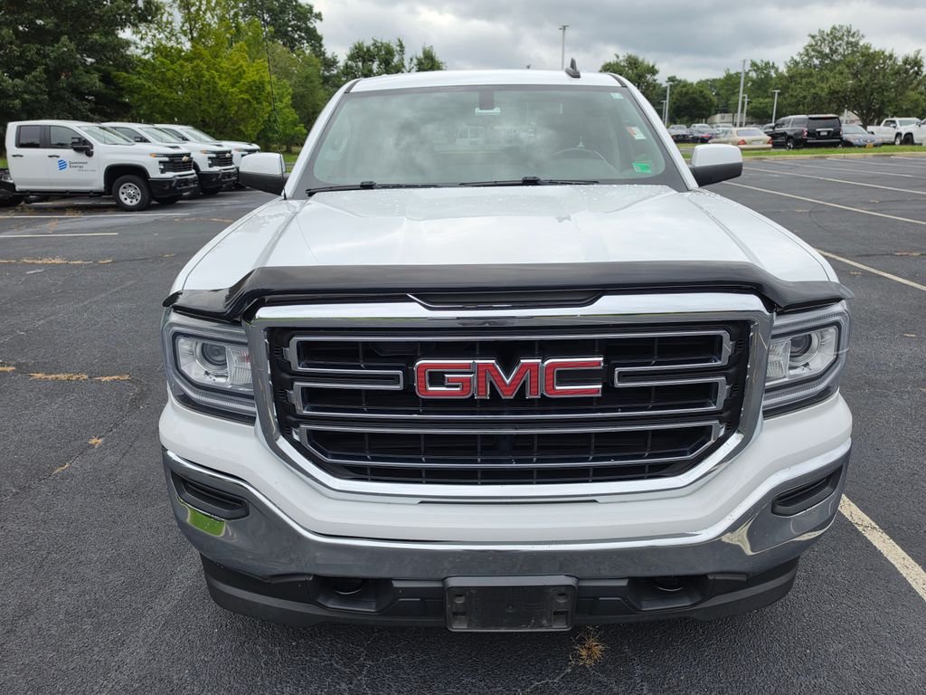 Used 2018 White GMC SLE image 12