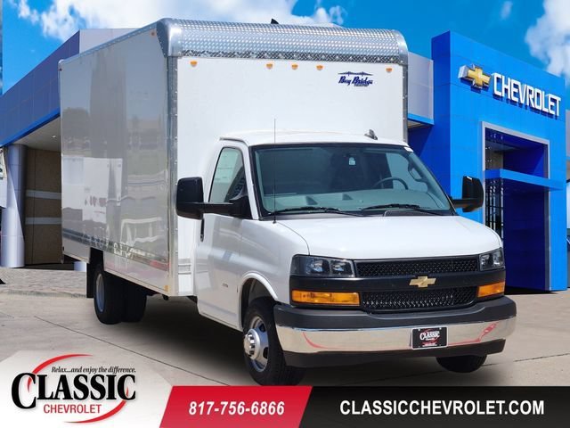 New 2026 Chevrolet Express Cutaway 3500 1WT