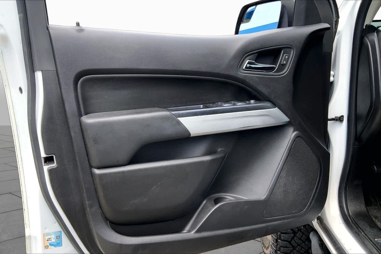 Used 2018 Summit White Chevrolet 4WD ZR2 image 21