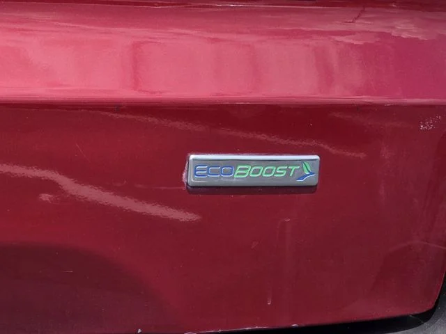 Used 2020 Ruby Red Metallic Ford SE image 30