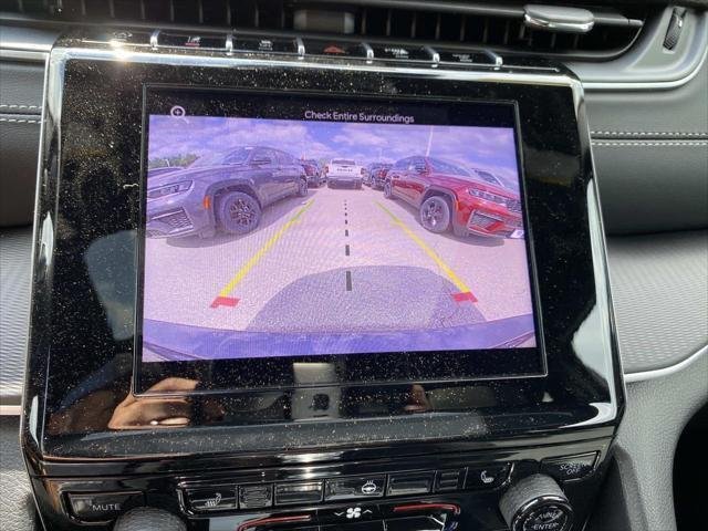 New 2026 Baltic Gray Metallic Clear-Coat Exterior Paint Jeep Laredo X image 12