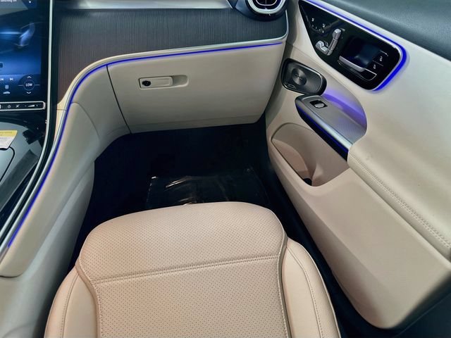 New 2026 Verde Silver Metallic Mercedes-Benz GLC 300 image 55