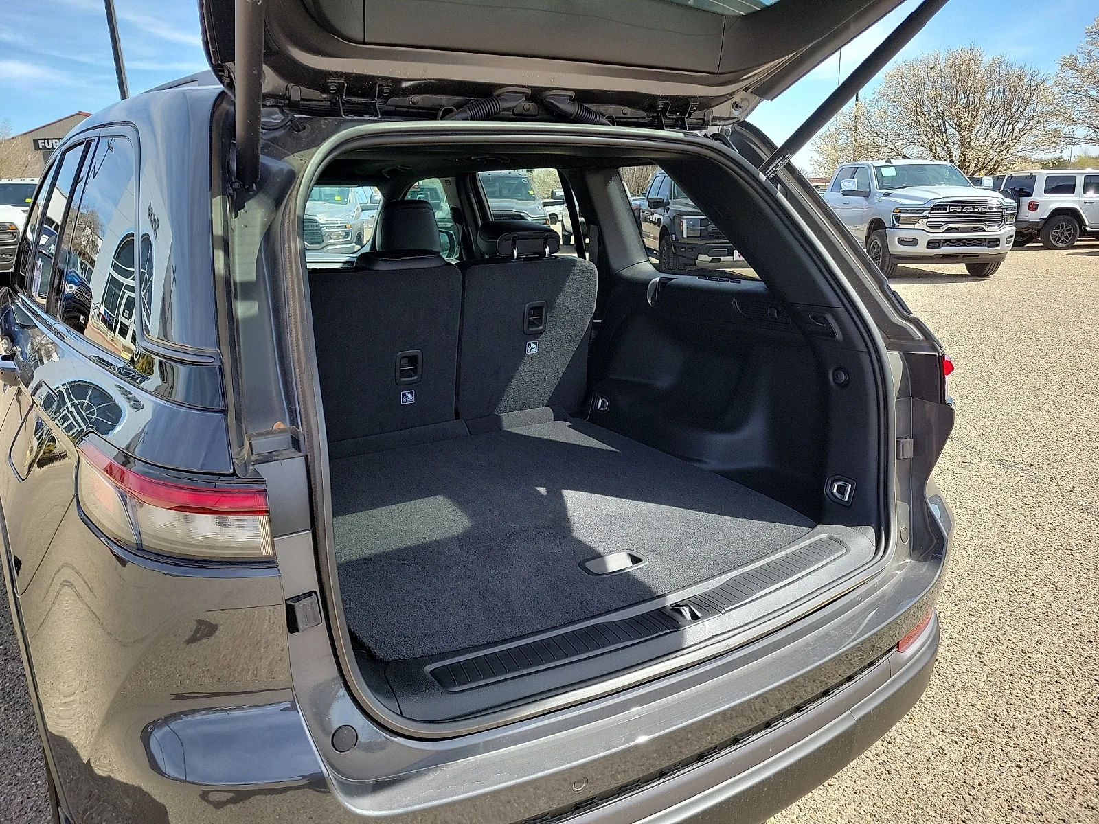 New 2026 Baltic Gray Jeep LAREDO ALTITUDE 4X4 image 8