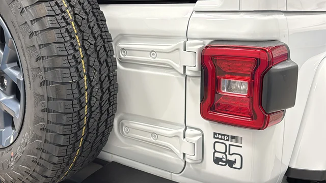 New 2026 Bright White Clear-Coat Exterior Paint Jeep 85th Anniversary Edition image 37