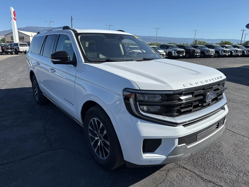 Certified Used 2025 Oxford White Ford Platinum image 1