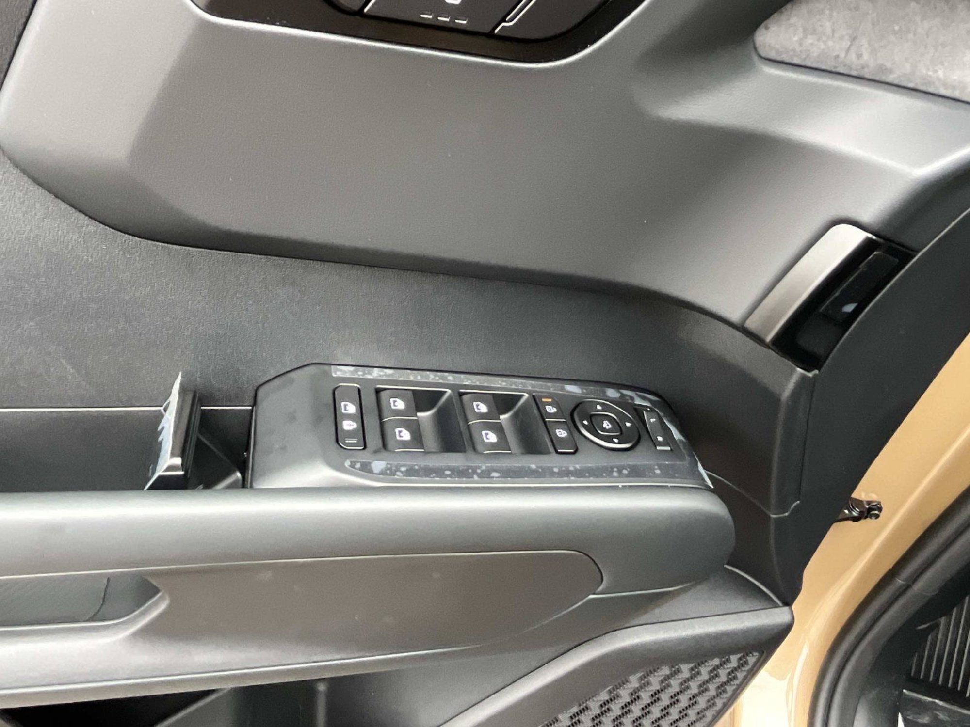 New 2027 Terrain Brown Kia X-Line EX image 25