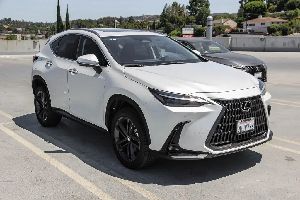 Certified Used 2024 EMINENT WHITE PEARL Lexus 450h+ Luxury image 2