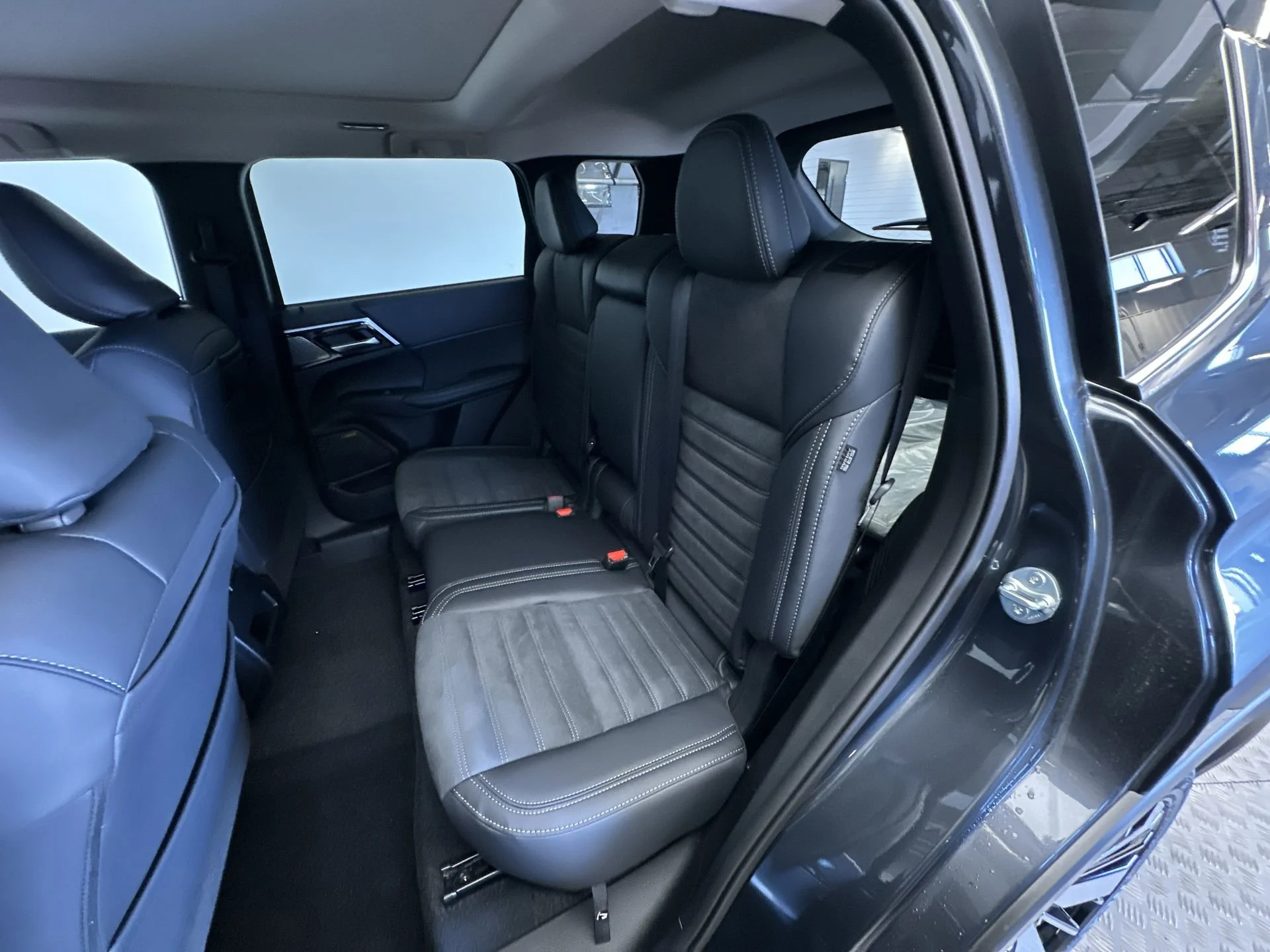 New 2026 Graphite Gray Mitsubishi SE 1.5T S-AWC image 23