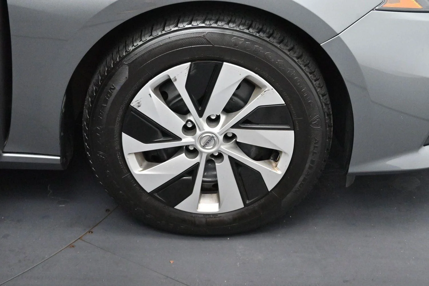 Used 2022 Gun Metallic Nissan 2.5 S image 27