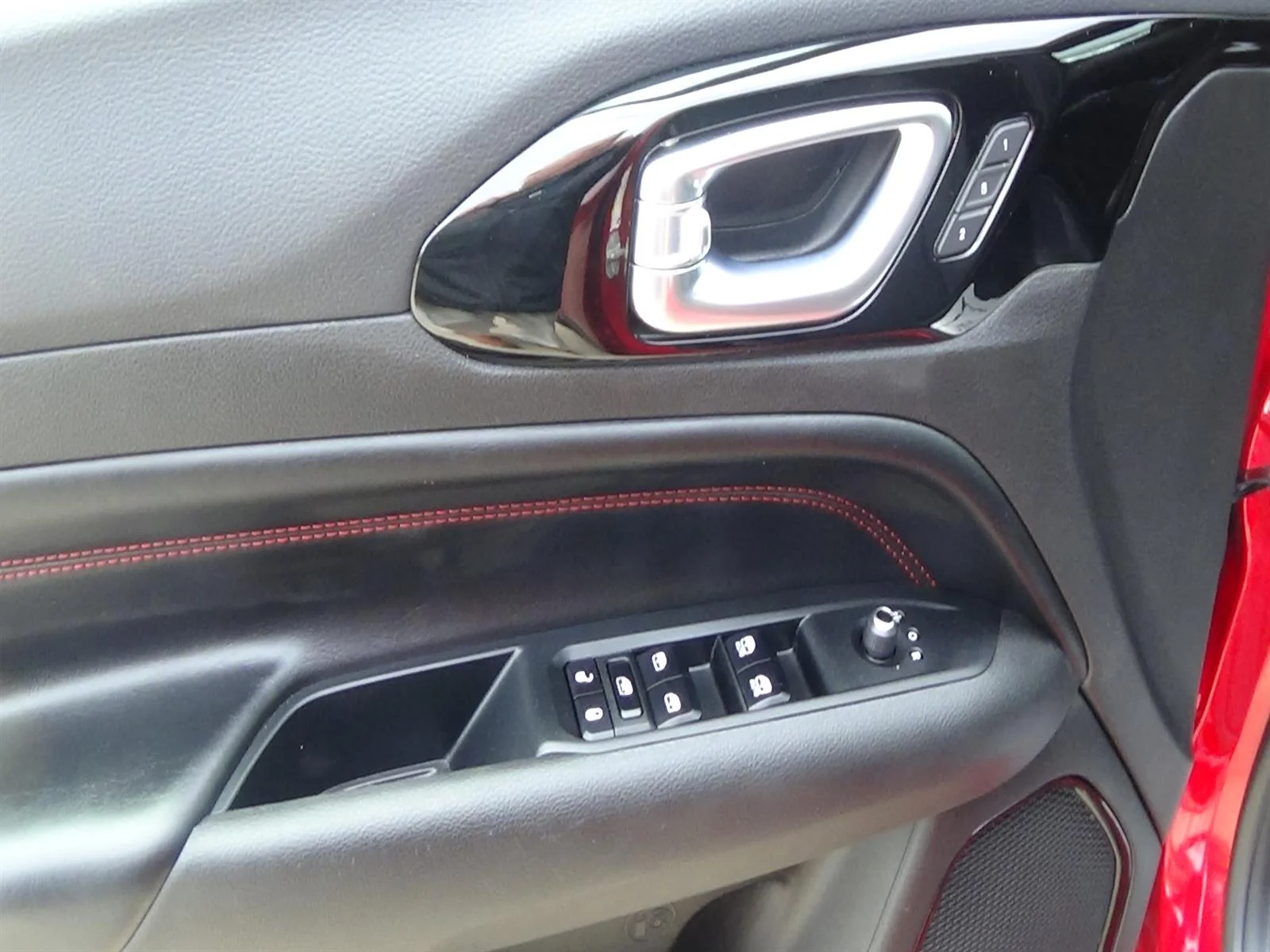 Certified Used 2024 Red Hot Pearl Coat (pr6) Jeep Trailhawk image 17