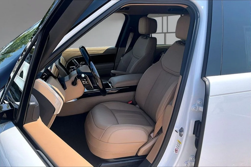 New 2026 White Land Rover SE image 9