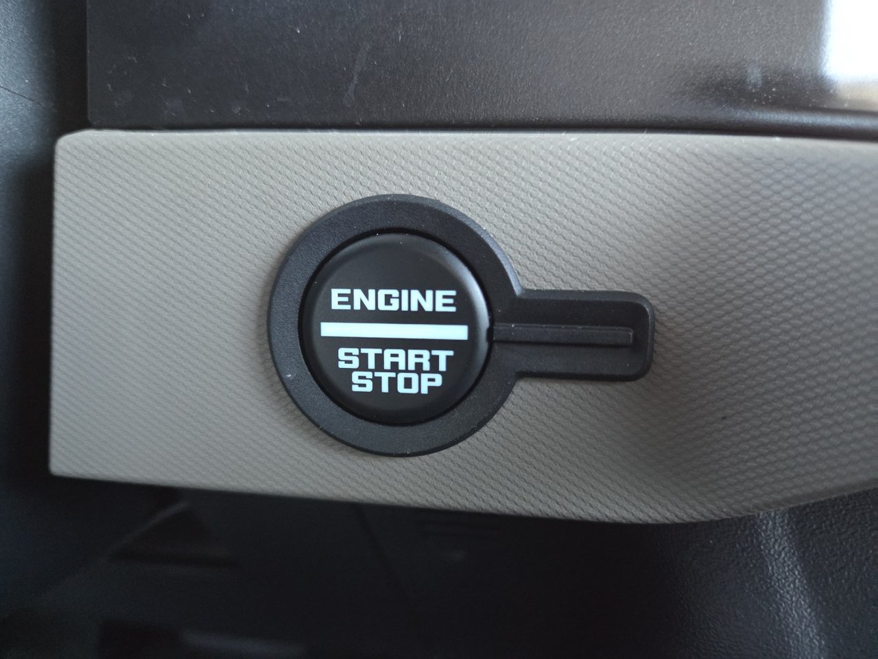 Used 2023  Ford Base image 11
